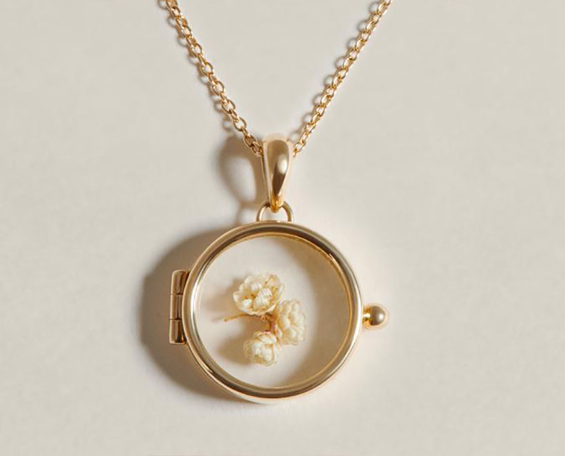 J.Hannah Era Locket Jewelry Features Victorian Era Sentimentality