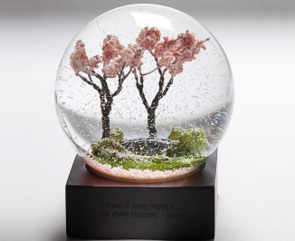 Smithsonian Spring Waterglobe Reminds You to The Beauty of Cherry Blossoms